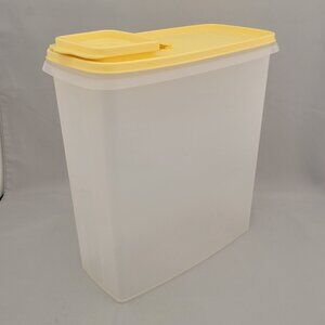 Tupperware 1588 Store & Pour 20 Cup Cereal Keeper Container Yellow Pour Lid 1589